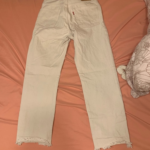 SOLD!!!! White/cream Levis Jeans - Picture 2 of 2